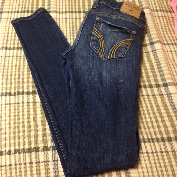🏊Hollister ripped skinnys 🌞 - Picture 2 of 2