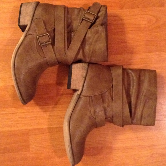 Bucco boots