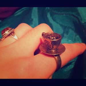 Teacup ring