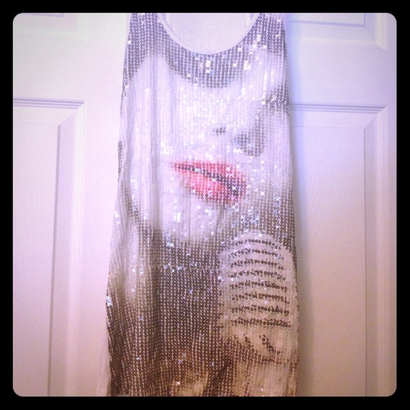 Girl face tank