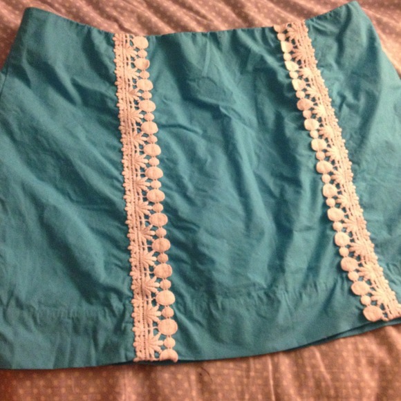 Lilly Pulitzer lace skort. Size 4.