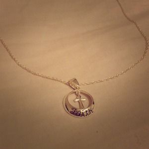 🌀SPECIAL: Silver cross necklace $4 if bundled