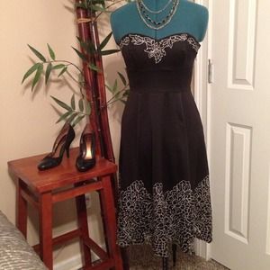 White House / Black Market dress