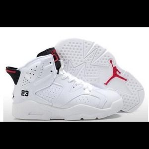 Size 3y in youth. Jordan 6s