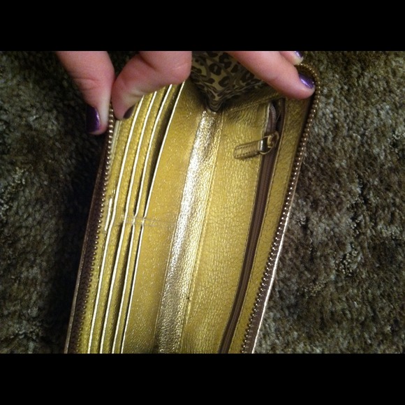 Authentic Coach Wallet-- From the Poppy line! - Picture 3 of 4