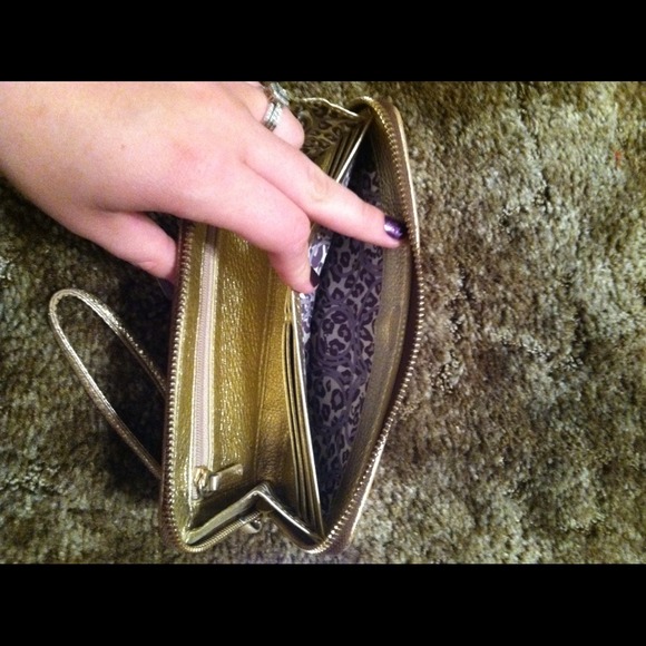 Authentic Coach Wallet-- From the Poppy line! - Picture 4 of 4