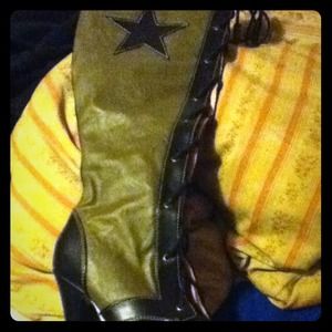 Leg avenue knee high military looking boots
