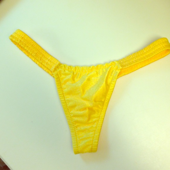 🌟GIFTED !!🌟Never worn- brand new scrunch  thong - Picture 1 of 2