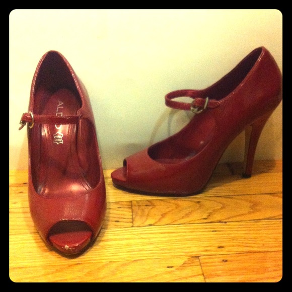 Red heels mid buckle.