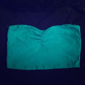 *BUNDLED* ☀CROP TOP WITH BUILT IN BRA☀