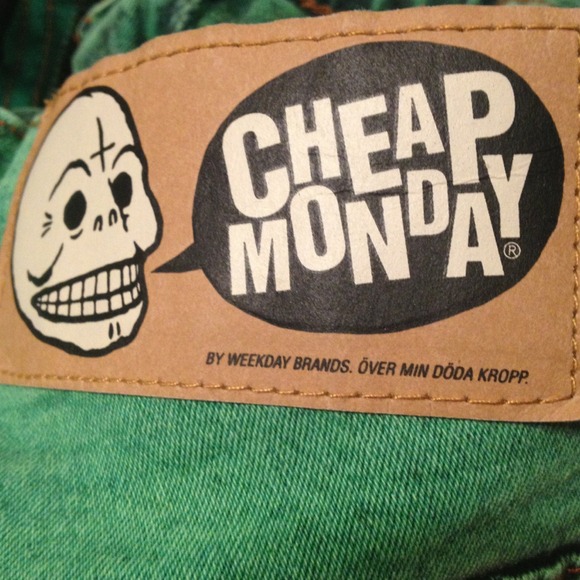 Cheap Monday green stonewashed skinny jeans! 28/34 - Picture 2 of 4