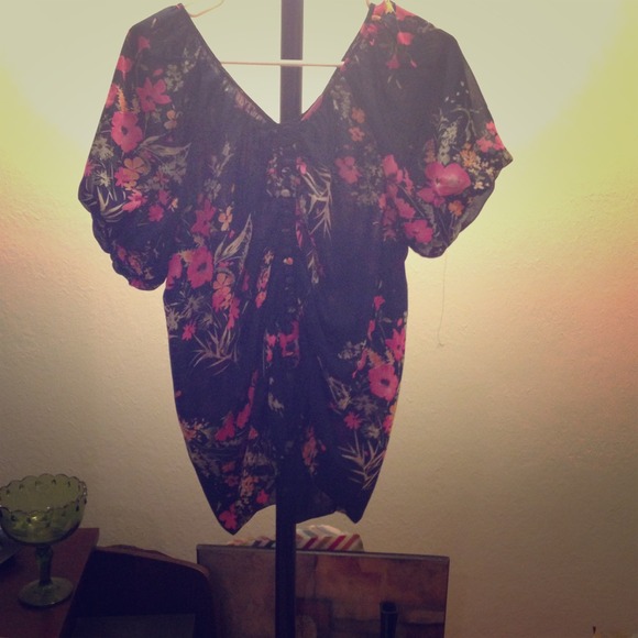 Floral chiffon top - Picture 7 of 9