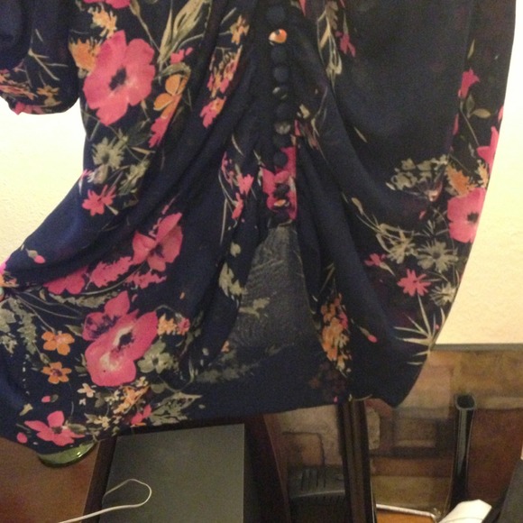 Floral chiffon top - Picture 8 of 9