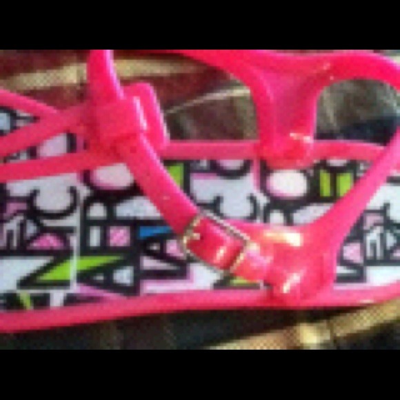 Hot Pink Aeropostale Sandals - Picture 4 of 4