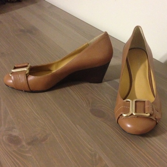 Tan leather wedges - Picture 1 of 1