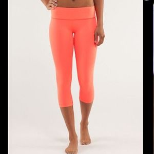 🚫SOLD🚫Lululemon Wunder Under Crop Light Flare