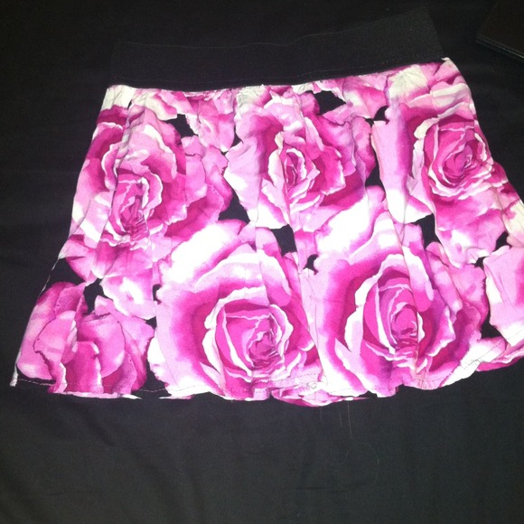Roses mini skirt