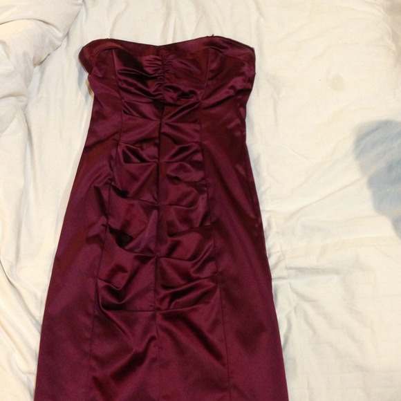 Nicole Miller burgundy satin knee length dress