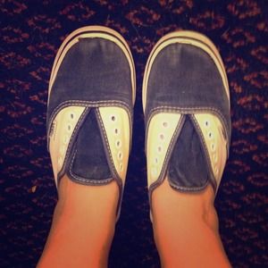 No laces