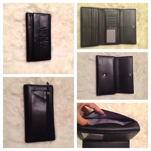 Authentic Coach Envelope Leather Wallet ❌TRADED❌