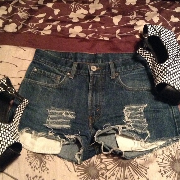 Levi's High Waisted Shorts📍📍