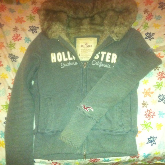 Hollister sweater