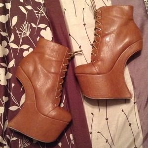 Brown booties 📍📍