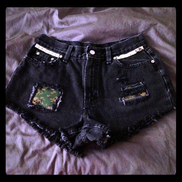 Distressed High Waisted Black/Camouflage Shorts