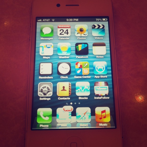 Phone - Picture 1 of 1