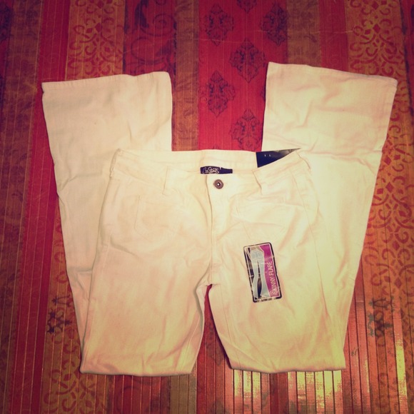 💢White Skinny Flare Jeans💢