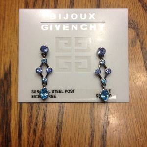 Bijoux Givenchy blue earrings!