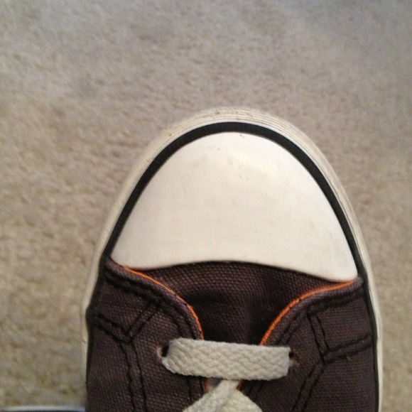 Converse - Picture 3 of 4