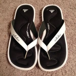 Like New ADIDAS FitFoam Flip Flop Sandals sz 9