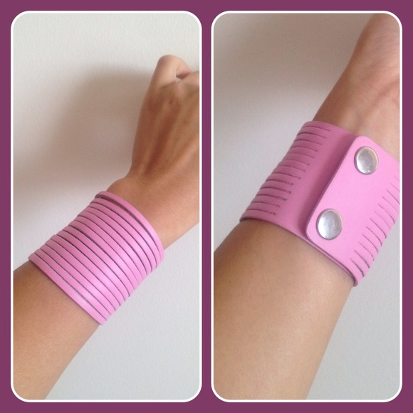 SOLD ‼️ $5 SALE ‼️ Pink leather bracelet