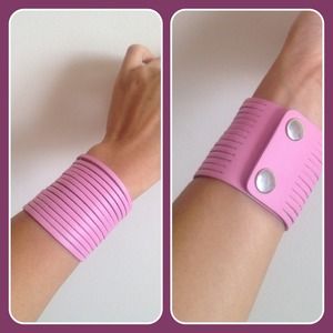 SOLD ‼️ $5 SALE ‼️ Pink leather bracelet