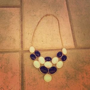 Black/white collar necklace with gold chain