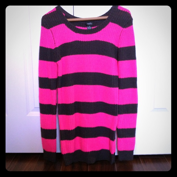 Pink and Grey Sweater - Picture 1 of 2