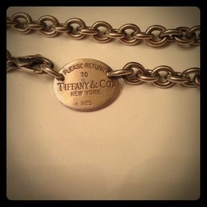 Tiffany chain necklace.