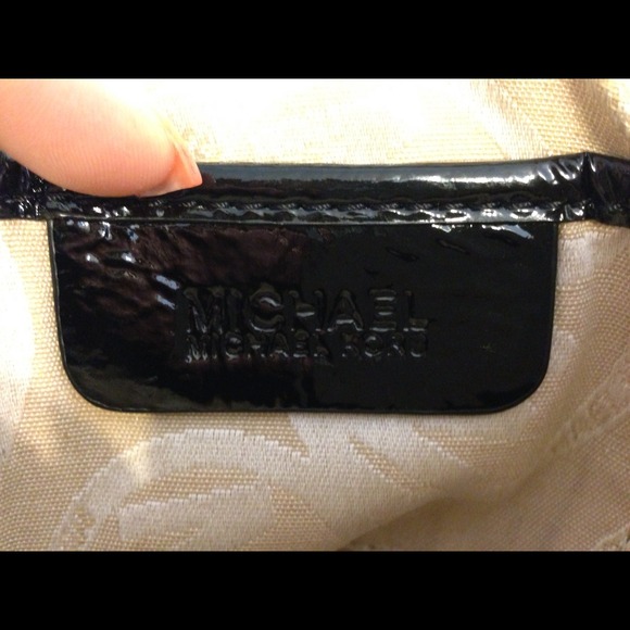 Authentic MK clutch - Picture 3 of 3