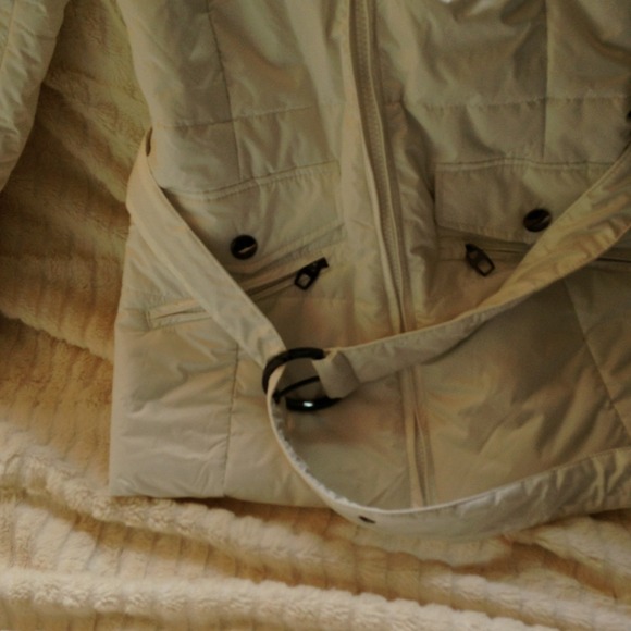 Too big - Picture 3 of 4