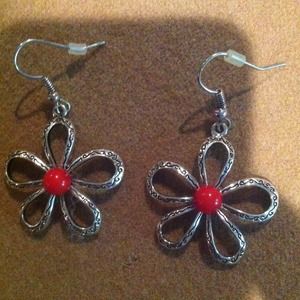 VERY CUTE RED AND SILVER FLOWER EARRINGS