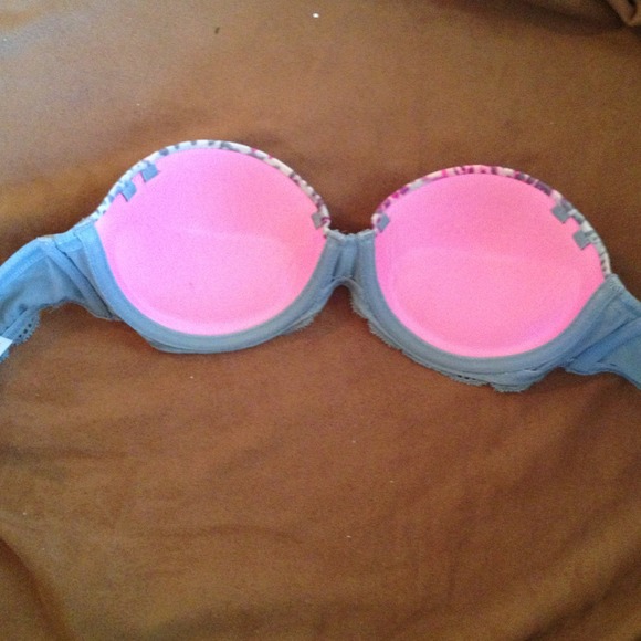 VS PINK strapless push-up bra - Picture 2 of 4