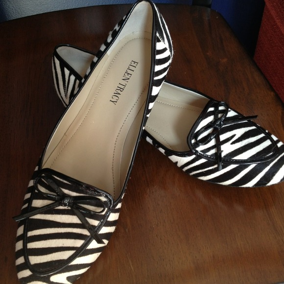 Shoes - Zebra print flats🍁