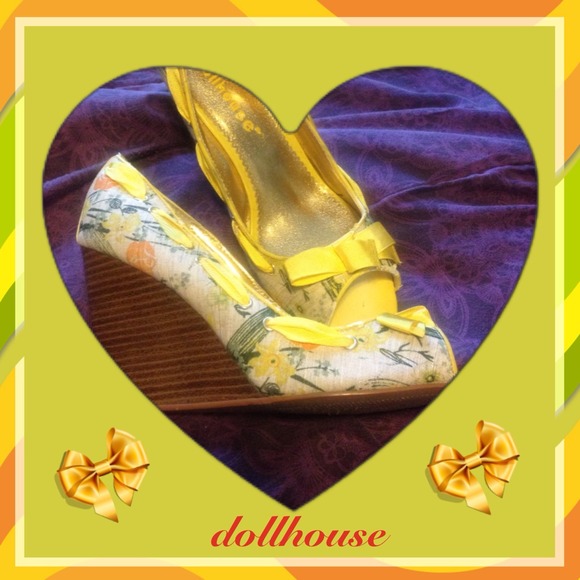 💕Wedges💕 - Picture 1 of 4