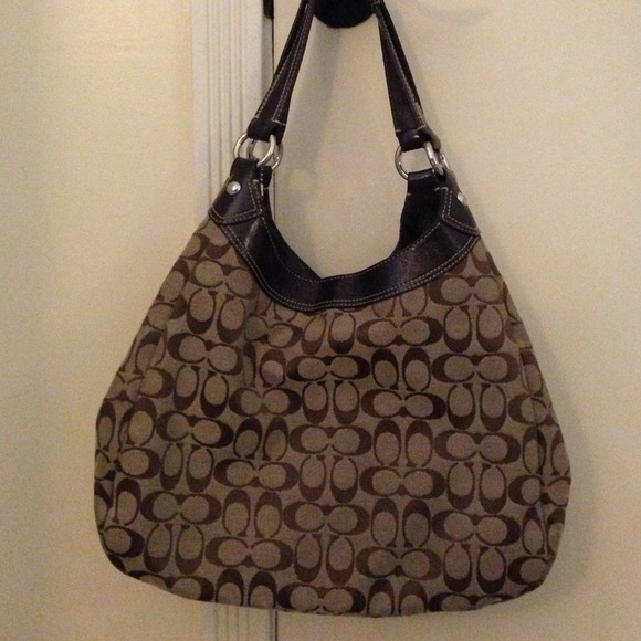 💯% Authentic Coach bag! - Picture 2 of 2