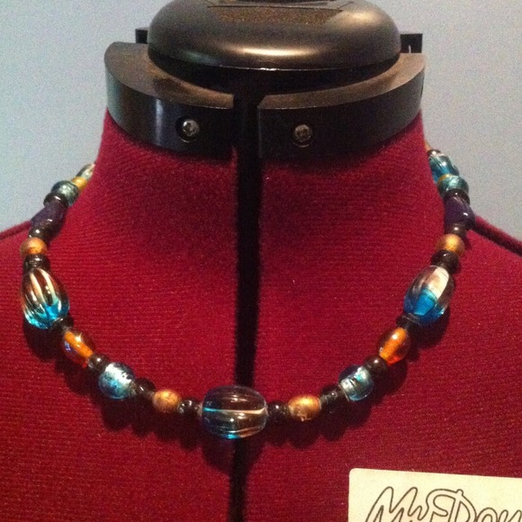 NWOT NECKLACE AND MATCHING EARRINGS