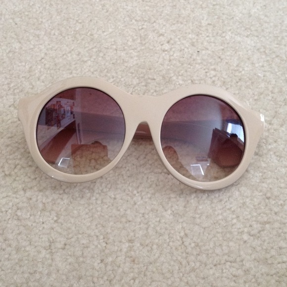 Movie-star sunglasses! 😎