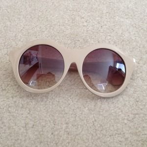 Movie-star sunglasses! 😎