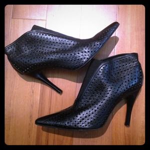 BCBGMaxAzria Shoes - 💥Final Reduction💥 BcbgmaxAzria leather booties BCBGMaxAzria Shoes - 💥Final Reduction💥 BcbgmaxAzria leather booties