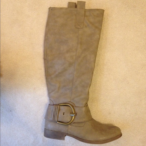 Steve Madden Shoes - Steve Madden boots, never been worn!